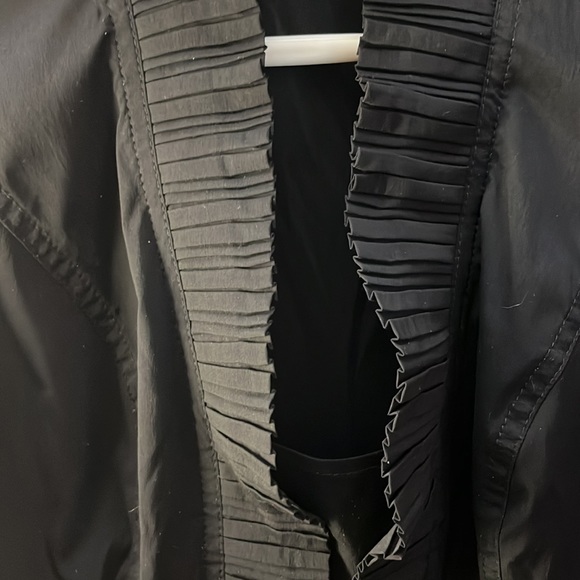 Pleated sleeve black Express work blouse, size small - Picture 3 of 6